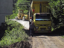 Dibekli Mahallemizin Yolu Filler Malzemesi le Kaplanyor...